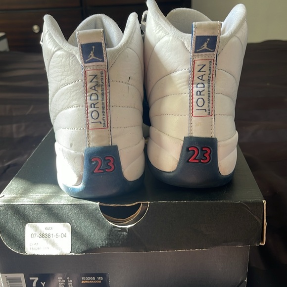 Jordan, retro 12 white/French BL, size 7 - Picture 3 of 4
